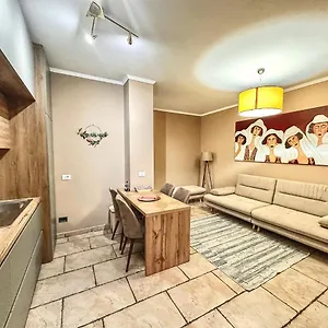 apt-amos-city-center.albaniahotels.org/