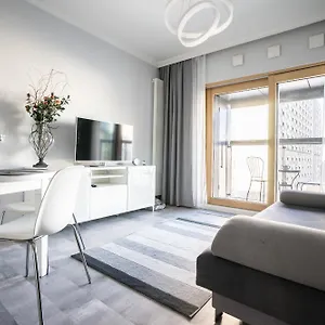 vipwarsawapartments-turkus-studio-mennica-residence.warsawhotelspoland.com/